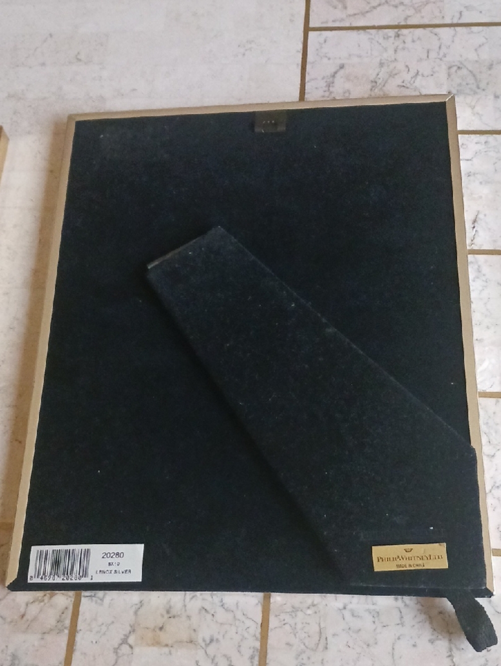 Vintage Picture Frames 8x10"..New...1 Silver -1 Brass...both All Metal Frames. - Picture 6 of 10